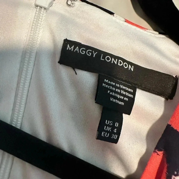 MAGGY LONDON Coral Floral Printed Flutter Sleeve Faux Wrap Dress Sz 0 - Picture 4 of 5